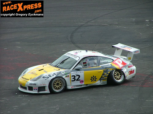 De aanrijding tussen de S&P Racing Porsche en de Pilot Racing Ultima zorgde voor de eerste tussenkomst van de Safety Car